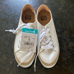 Reef tennis shoes.